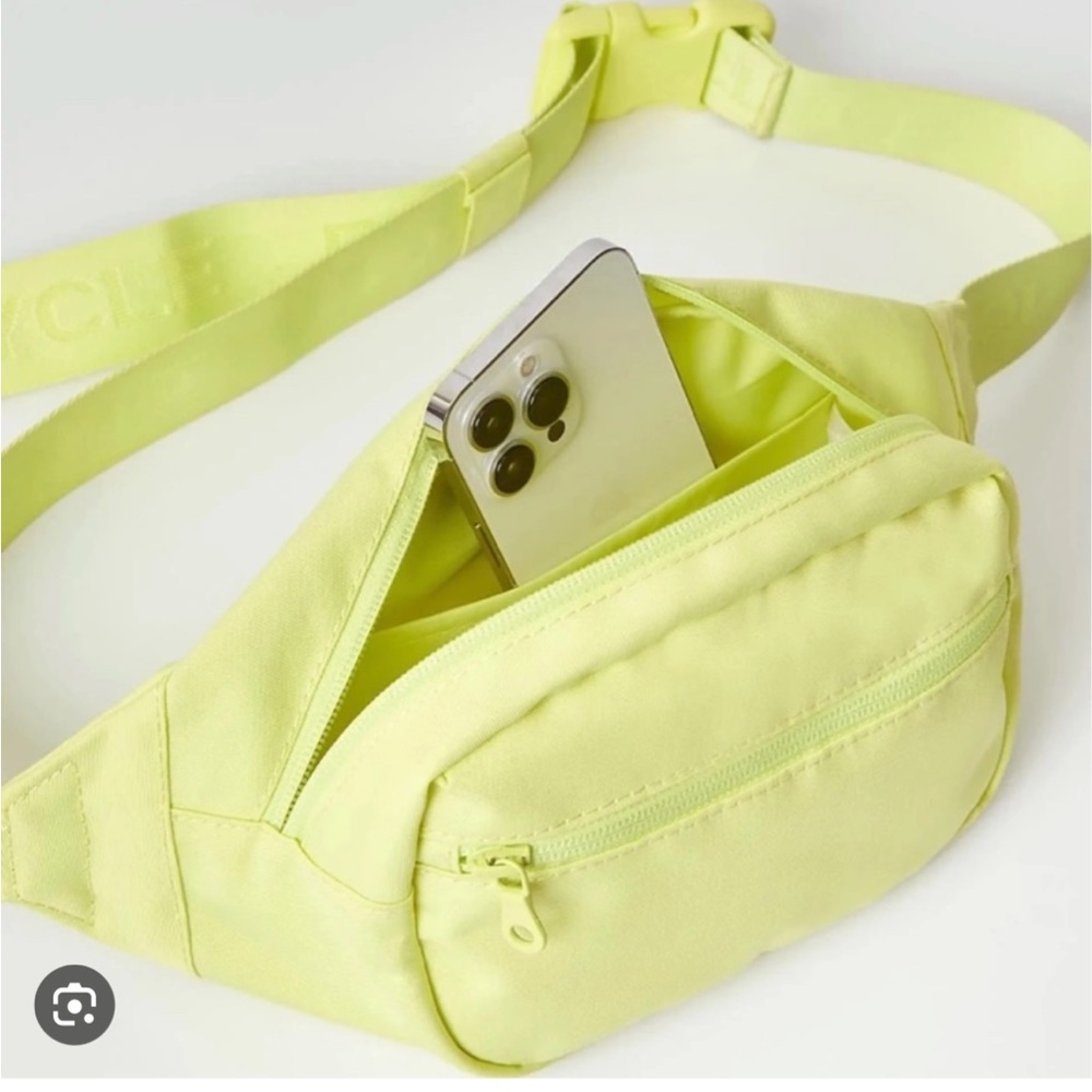 NWOT Girlfriend Collective Fanny Pack/Belt Bag in Neon Green.